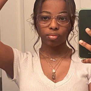 Meet your Posher, Nevaejah